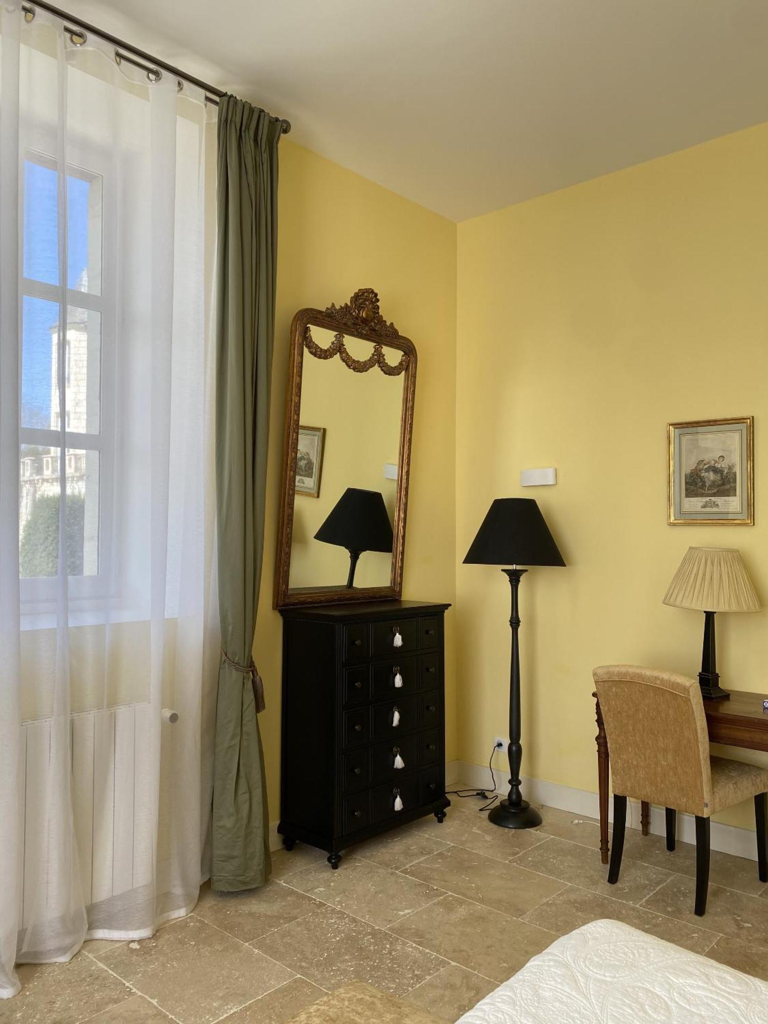 Chateau Laroche-Ploquin Sepmes Bilik gambar